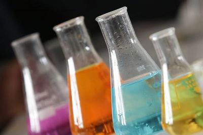 专业从事二聚酸及下游延伸产品研发、生产、销售的精细化工企业